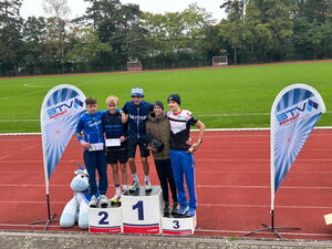 Jugend B männlich: v.l.n.r.: Lando Spielberger (DAV Triathlon Hersbruck), Joel Westphal (TSC Harburg), Alexander Tresselt (Volllast Tri-Team Schongau), Simeon Funck (LV Deggendorf), Leon Jozwiak (TSV Brannenburg)