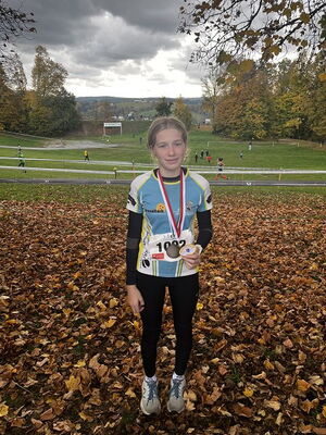 Glückliche Helena Pledl