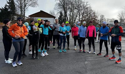 Gute Stimmung nach dem Zieleinlauf beim Spendenlauf
