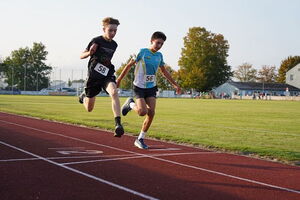 Samuel Grill und Moritz Feicht beim Zieleinlauf